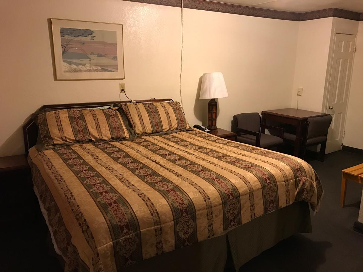 Budget Inn Of Brownfield Экстерьер фото