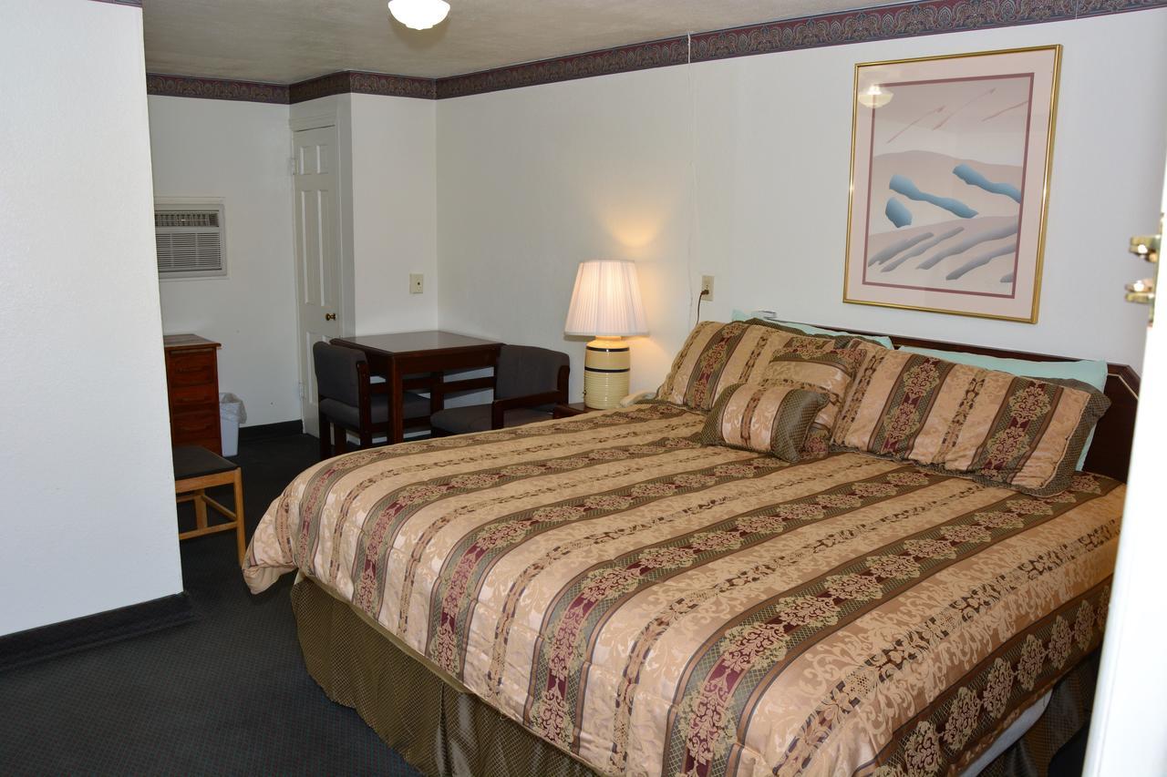 Budget Inn Of Brownfield Экстерьер фото